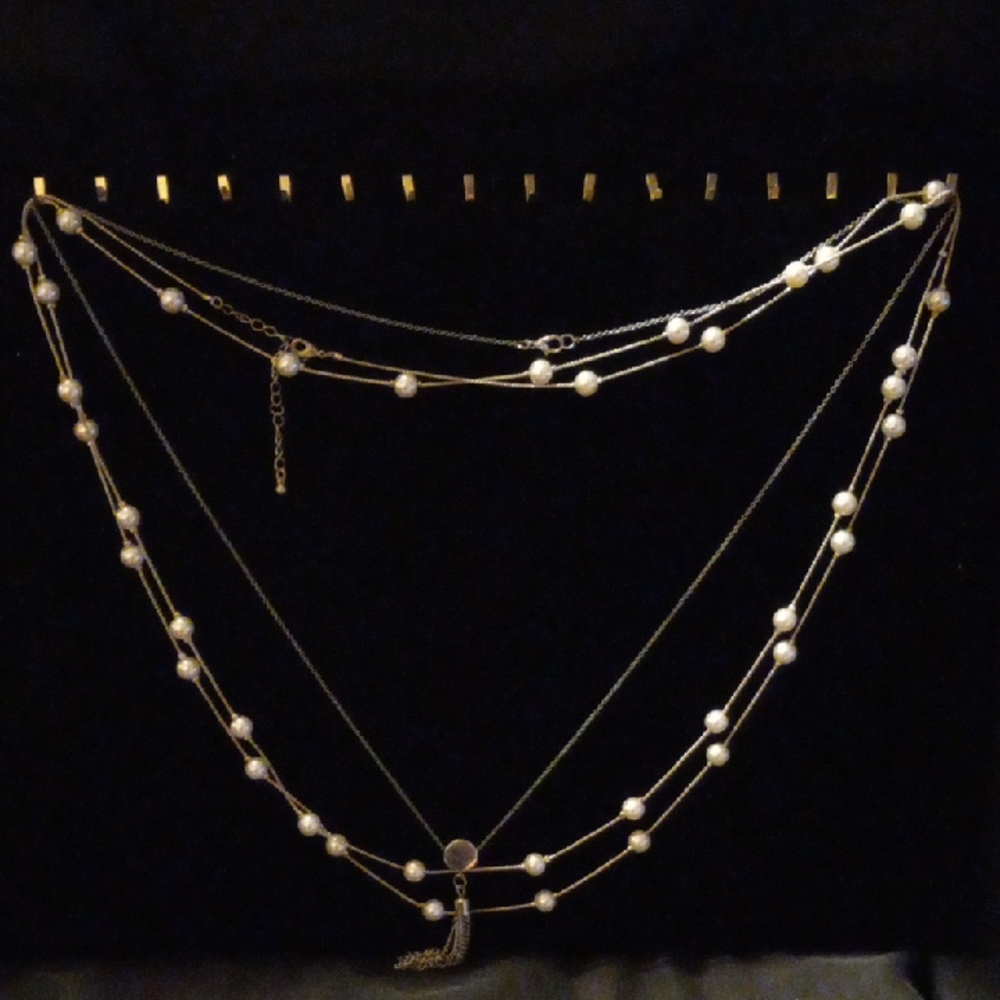 Elegant Multi-Layer Pearl Necklace